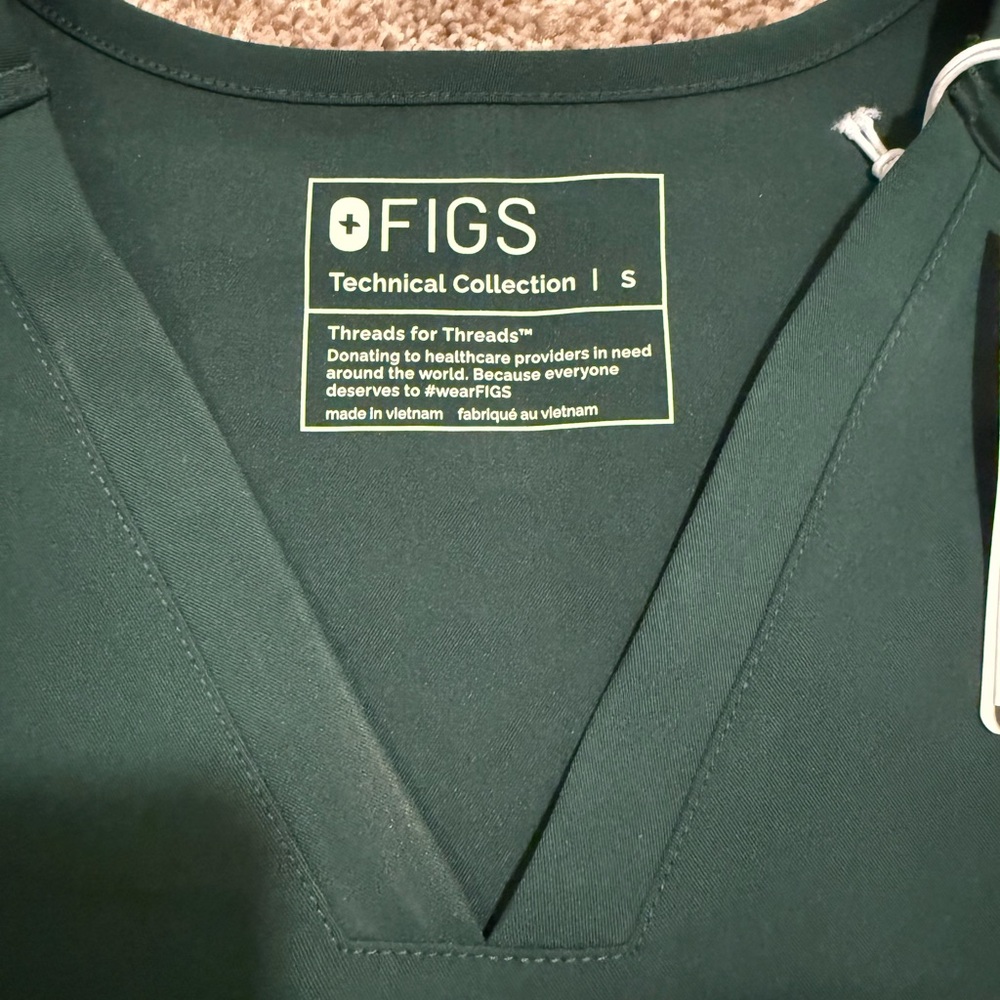 FIGS Forest Green V-Neck New collection Scrub Top size S NWT - Picture 5 of 8